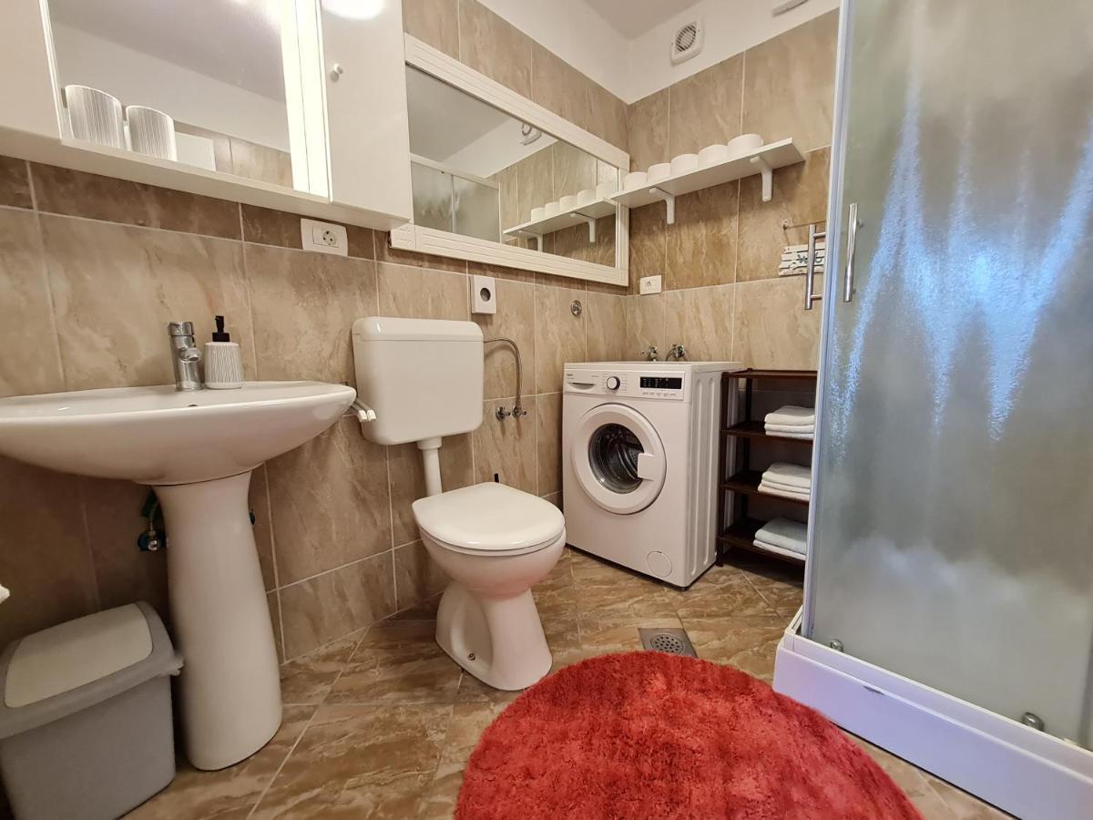 Holiday Home "Mala Kuca " With Heated Pool Pula Exterior foto