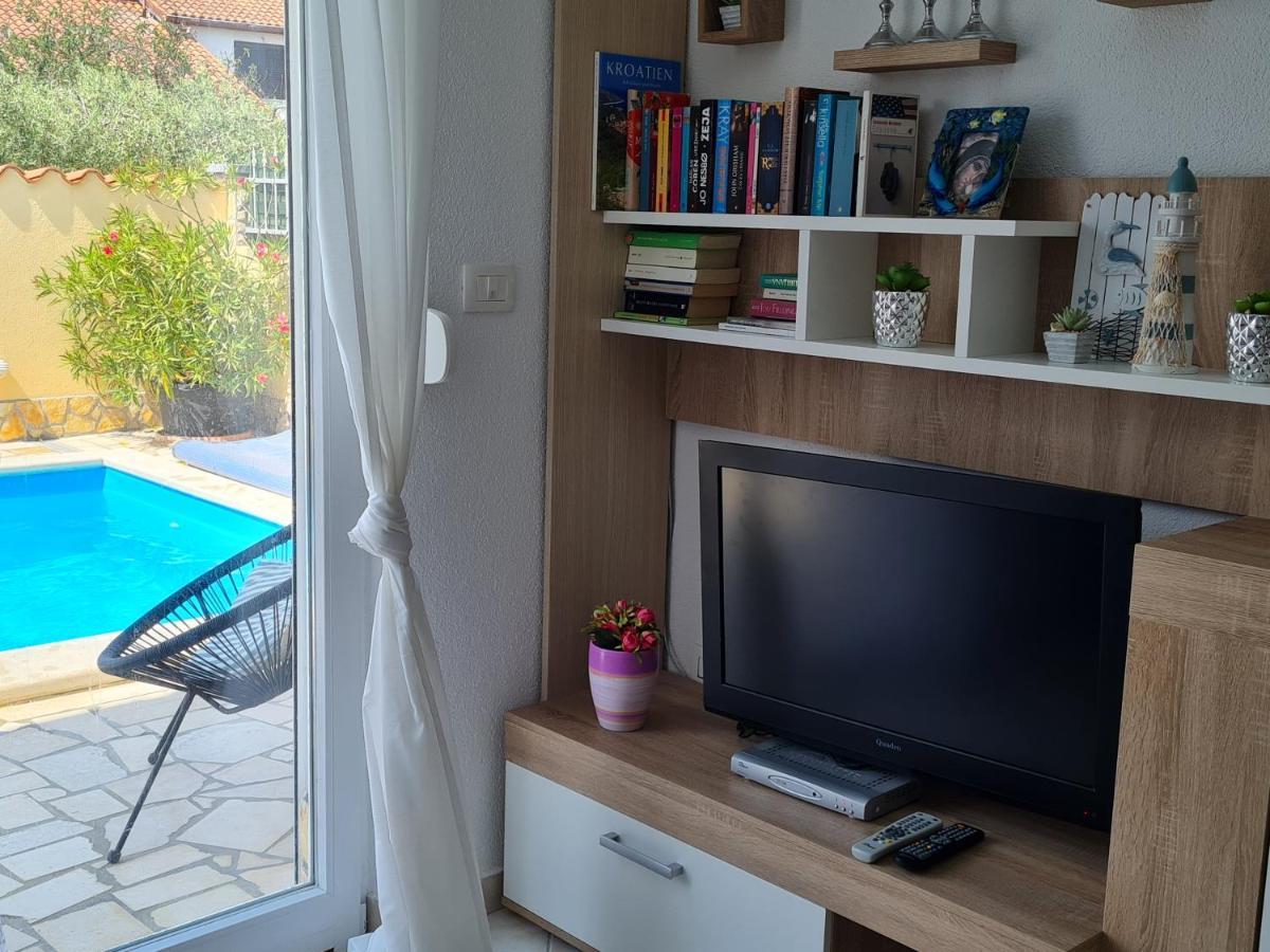 Holiday Home "Mala Kuca " With Heated Pool Pula Exterior foto